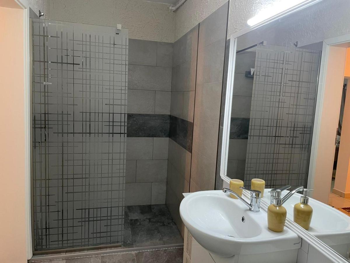 Aqua Apartman Satu Mare Exterior foto