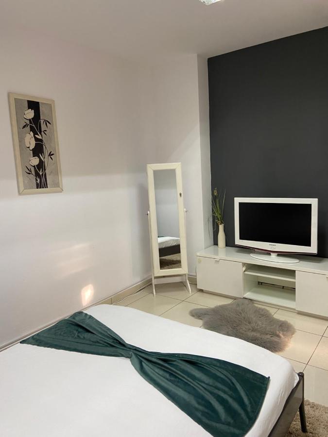 Aqua Apartman Satu Mare Exterior foto